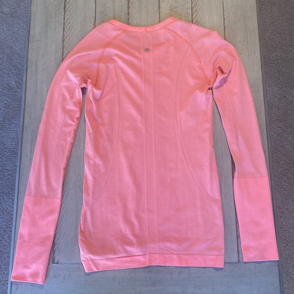 Lululemon Swiftly Tech Long-Sleeve Shirt Hip Length - Size 4 - Picture 2 of 3